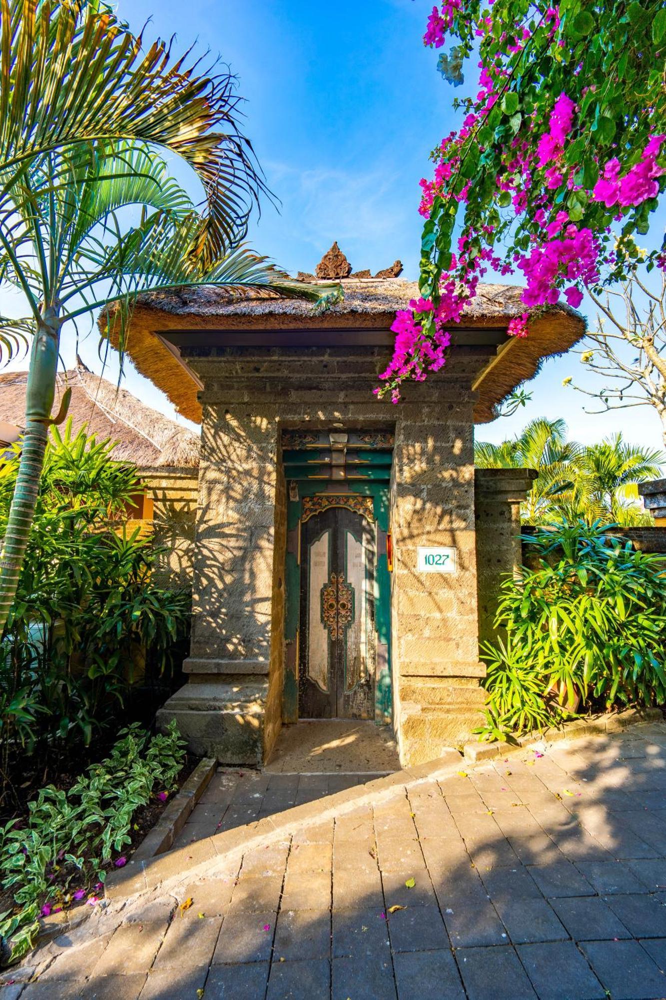 巴厘岛阿雅娜度假别墅 金巴兰 外观 照片